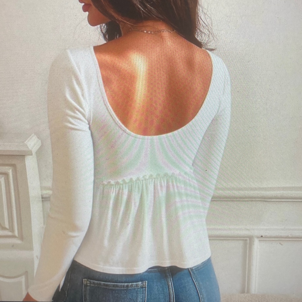 Elegant White Square Neck Top - Picture 2 of 4